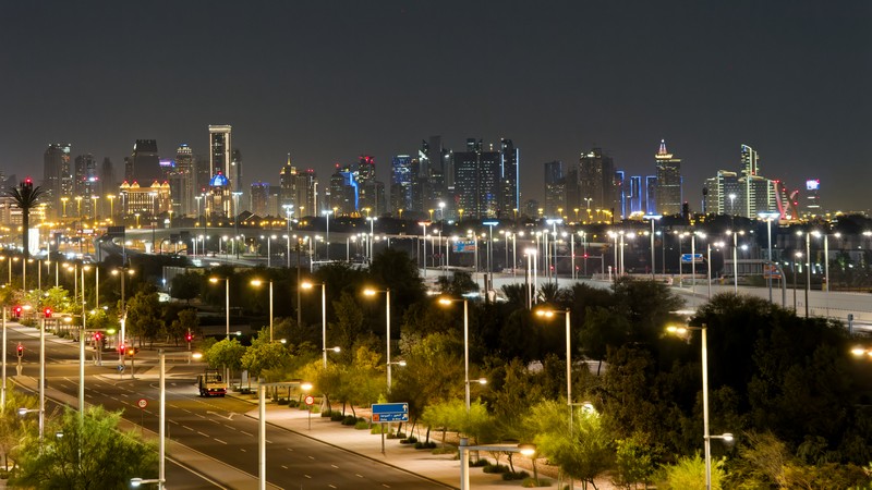 Vue sur la skyline de Doha depuis la piscine de l'hôtel Velero