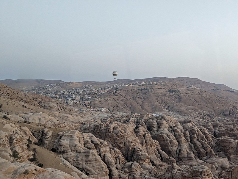 Montgolfière au-dessus de Wadi Musa