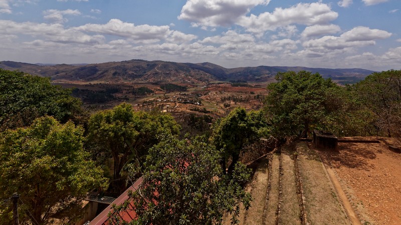 Vue sur les environs d'Ambohimanga Rova