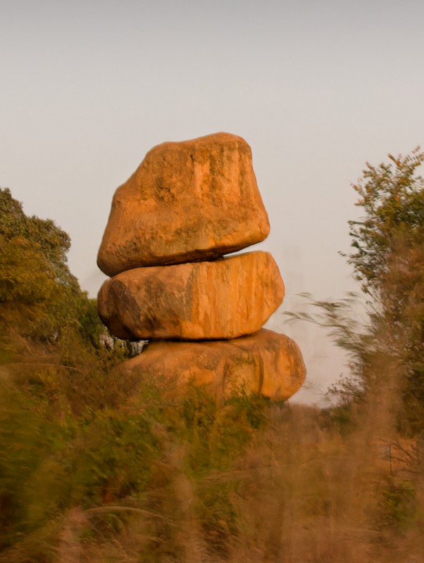 Domboremari, Money Rock